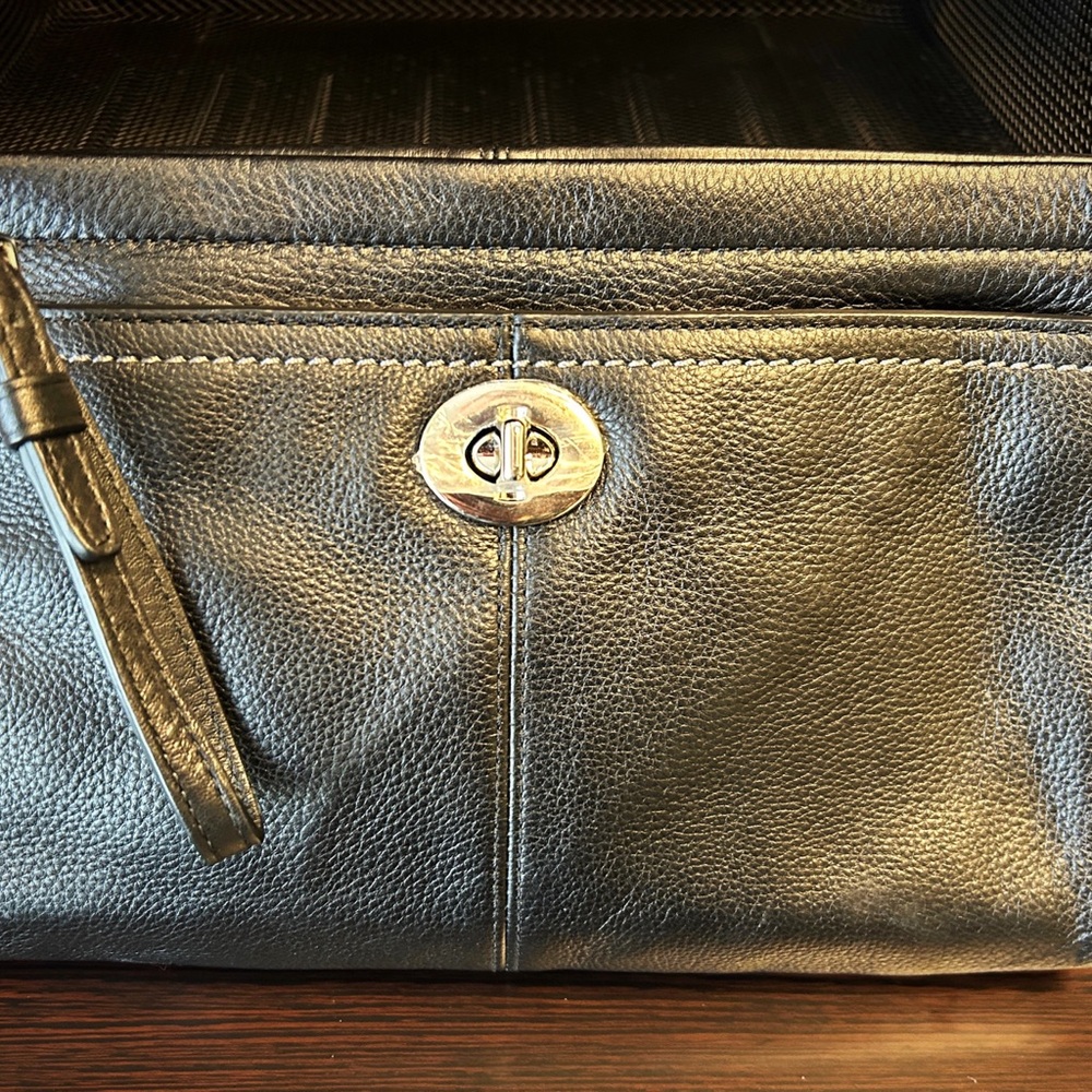 Coach Large black Park Leather F49481 Zip Clutch Wristlet Bag New